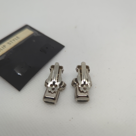 Rhinestones & Simulated Peridot Drop Earrings 14K White Gold Plated Silver Clip - Picture 3 of 7